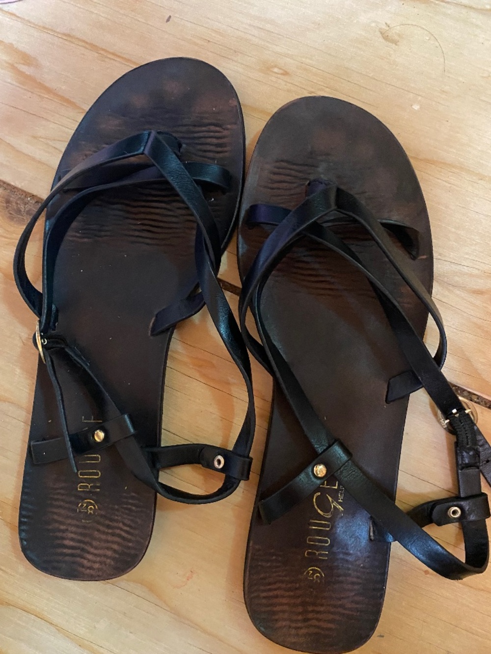 Rouge Helium Black leather sandal size 8.5